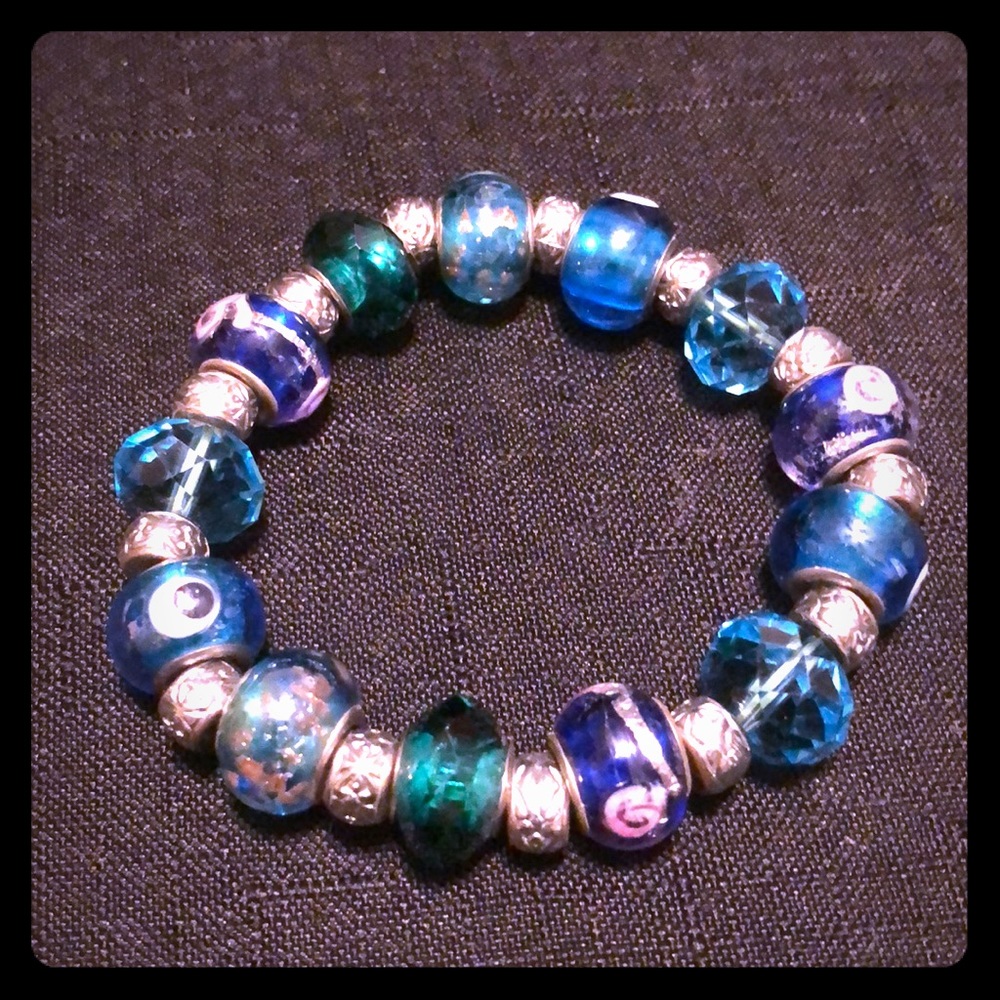 Blue stretch bracelet